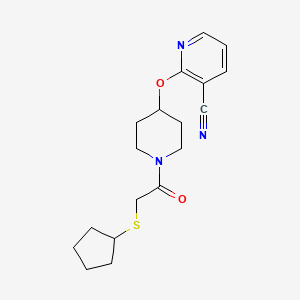 2-((1-(2-(Cyclopentylthio)acetyl)piperidin-4-yl)oxy)nicotinonitrile