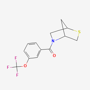 molecular formula C13H12F3NO2S B2578853 2-噻-5-氮杂双环[2.2.1]庚烷-5-基(3-(三氟甲氧基)苯基)甲苯酮 CAS No. 2034285-02-2