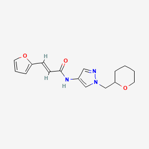 molecular formula C16H19N3O3 B2579343 (E)-3-(furan-2-yl)-N-(1-((tetrahydro-2H-pyran-2-yl)methyl)-1H-pyrazol-4-yl)acrylamide CAS No. 2035007-07-7
