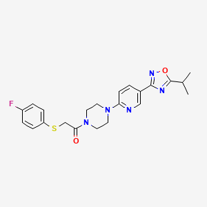 molecular formula C22H24FN5O2S B2579755 2-((4-Fluorophenyl)thio)-1-(4-(5-(5-isopropyl-1,2,4-oxadiazol-3-yl)pyridin-2-yl)piperazin-1-yl)ethanone CAS No. 1421457-63-7