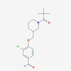 molecular formula C18H24ClNO3 B2579769 3-Chloro-4-{[1-(2,2-dimethylpropanoyl)piperidin-3-yl]methoxy}benzaldehyde CAS No. 2094391-70-3