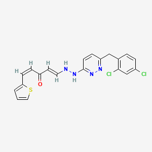 molecular formula C20H16Cl2N4OS B2581958 (1E,4Z)-1-[2-[6-[(2,4-dichlorophenyl)methyl]pyridazin-3-yl]hydrazinyl]-5-thiophen-2-ylpenta-1,4-dien-3-one CAS No. 860649-36-1