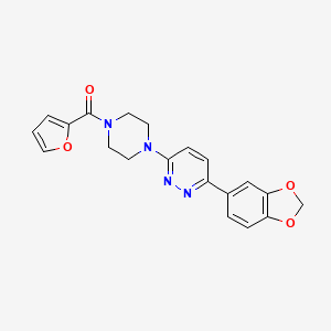 molecular formula C20H18N4O4 B2582460 (4-(6-(苯并[d][1,3]二氧杂环-5-基)嘧啶-3-基)哌嗪-1-基)(呋喃-2-基)甲酮 CAS No. 1207040-58-1