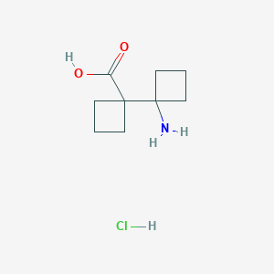 molecular formula C9H16ClNO2 B2583116 1-(1-アミノシクロブチル)シクロブタン-1-カルボン酸塩酸塩 CAS No. 2460757-23-5