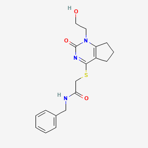molecular formula C18H21N3O3S B2584577 N-苄基-2-((1-(2-羟乙基)-2-氧代-2,5,6,7-四氢-1H-环戊[d]嘧啶-4-基)硫代)乙酰胺 CAS No. 941887-89-4
