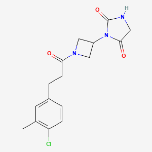 molecular formula C16H18ClN3O3 B2584786 3-(1-(3-(4-Chloro-3-methylphenyl)propanoyl)azetidin-3-yl)imidazolidine-2,4-dione CAS No. 2034268-97-6