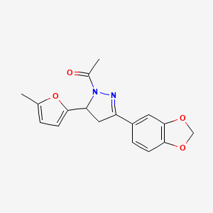 molecular formula C17H16N2O4 B2585539 1-(3-(苯并[d][1,3]二氧杂环-5-基)-5-(5-甲基呋喃-2-基)-4,5-二氢-1H-吡唑-1-基)乙酮 CAS No. 946310-05-0