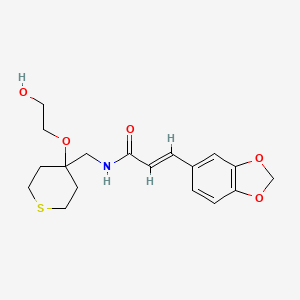 molecular formula C18H23NO5S B2586274 (E)-3-(苯并[d][1,3]二氧杂环-5-基)-N-((4-(2-羟乙氧基)四氢-2H-硫杂吡喃-4-基)甲基)丙烯酰胺 CAS No. 2321336-44-9
