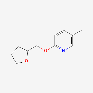 molecular formula C11H15NO2 B2587651 5-Methyl-2-[(oxolan-2-yl)methoxy]pyridine CAS No. 2175884-41-8
