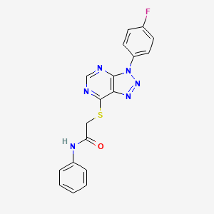 molecular formula C18H13FN6OS B2587814 2-((3-(4-氟苯基)-3H-[1,2,3]三唑并[4,5-d]嘧啶-7-基)硫代)-N-苯基乙酰胺 CAS No. 863459-85-2