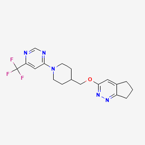 molecular formula C18H20F3N5O B2588482 3-[[1-[6-(Trifluoromethyl)pyrimidin-4-yl]piperidin-4-yl]methoxy]-6,7-dihydro-5H-cyclopenta[c]pyridazine CAS No. 2320150-86-3
