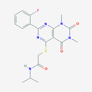 molecular formula C19H20FN5O3S B2589045 2-[7-(2-氟苯基)-1,3-二甲基-2,4-二氧代嘧啶并[4,5-d]嘧啶-5-基]硫代基-N-丙-2-基乙酰胺 CAS No. 893912-12-4