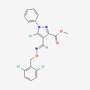 molecular formula C19H14Cl3N3O3 B2589412 methyl 5-chloro-4-({[(2,6-dichlorobenzyl)oxy]imino}methyl)-1-phenyl-1H-pyrazole-3-carboxylate CAS No. 320423-30-1