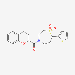 molecular formula C19H21NO4S2 B2589414 色满-2-基(1,1-二氧化-7-(噻吩-2-基)-1,4-噻氮杂环-4-基)甲酮 CAS No. 2034421-89-9