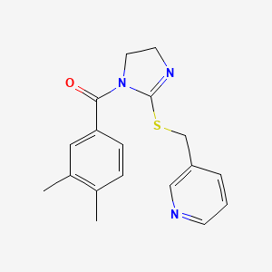 molecular formula C18H19N3OS B2589826 (3,4-Dimethylphenyl)-[2-(Pyridin-3-ylmethylsulfanyl)-4,5-dihydroimidazol-1-yl]methanon CAS No. 851807-38-0