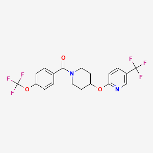 molecular formula C19H16F6N2O3 B2590967 (4-(トリフルオロメトキシ)フェニル)(4-((5-(トリフルオロメチル)ピリジン-2-イル)オキシ)ピペリジン-1-イル)メタノン CAS No. 1421451-62-8