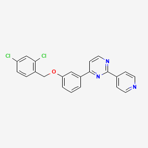 molecular formula C22H15Cl2N3O B2591604 4-{3-[(2,4-二氯苄基)氧基]苯基}-2-(4-吡啶基)嘧啶 CAS No. 439108-30-2