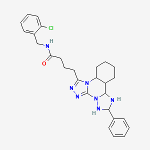 molecular formula C27H22ClN7O B2591605 N-[(2-chlorophényl)méthyl]-4-{9-phényl-2,4,5,7,8,10-hexaazatetracyclo[10.4.0.0^{2,6}.0^{7,11}]hexadéc-1(16),3,5,8,10,12,14-heptaène-3-yl}butanamide CAS No. 902622-00-8