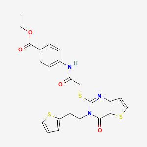 molecular formula C23H21N3O4S3 B2591683 4-{[({4-oxo-3-[2-(thiophène-2-yl)éthyl]-3,4-dihydrothieno[3,2-d]pyrimidin-2-yl}sulfanyl)acétyl]amino}benzoate d'éthyle CAS No. 1260947-43-0