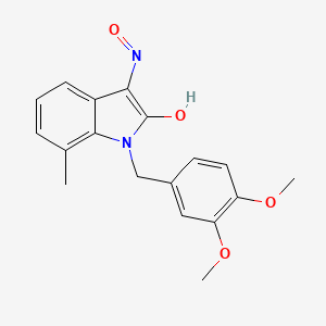 molecular formula C18H18N2O4 B2592423 (Z)-1-(3,4-二甲氧基苄基)-3-(羟亚氨基)-7-甲基吲哚啉-2-酮 CAS No. 867136-30-9