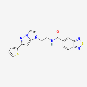 molecular formula C18H14N6OS2 B2592821 N-(2-(6-(チオフェン-2-イル)-1H-イミダゾ[1,2-b]ピラゾール-1-イル)エチル)ベンゾ[c][1,2,5]チアジアゾール-5-カルボキサミド CAS No. 1795191-33-1