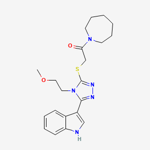 molecular formula C21H27N5O2S B2592997 2-((5-(1H-吲哚-3-基)-4-(2-甲氧基乙基)-4H-1,2,4-三唑-3-硫基)-1-(氮杂环庚-1-基)乙酮 CAS No. 852144-47-9