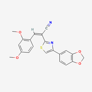 molecular formula C21H16N2O4S B2593446 (Z)-2-(4-(苯并[d][1,3]二氧杂环-5-基)噻唑-2-基)-3-(2,4-二甲氧苯基)丙烯腈 CAS No. 476671-70-2