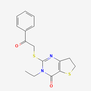 molecular formula C16H16N2O2S2 B2594402 3-éthyl-2-((2-oxo-2-phényléthyl)thio)-6,7-dihydrothieno[3,2-d]pyrimidin-4(3H)-one CAS No. 893370-02-0