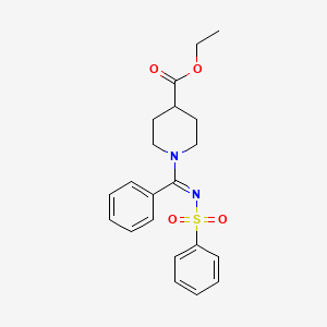 molecular formula C21H24N2O4S B2594538 (E)-1-(fenil((fenilsulfonil)imino)metil)piperidin-4-carboxilato de etilo CAS No. 742088-56-8