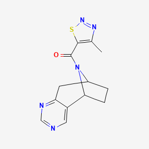 molecular formula C13H13N5OS B2595340 (4-甲基-1,2,3-噻二唑-5-基)((5R,8S)-6,7,8,9-四氢-5H-5,8-环亚氨基环庚[d]嘧啶-10-基)甲酮 CAS No. 2059520-82-8