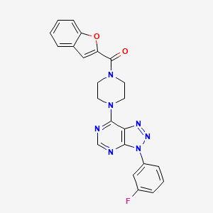 molecular formula C23H18FN7O2 B2595520 苯并呋喃-2-基(4-(3-(3-氟苯基)-3H-[1,2,3]三唑并[4,5-d]嘧啶-7-基)哌嗪-1-基)甲酮 CAS No. 923514-36-7