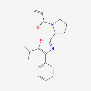 molecular formula C19H22N2O2 B2595725 1-{2-[4-Phenyl-5-(propan-2-yl)-1,3-oxazol-2-yl]pyrrolidin-1-yl}prop-2-en-1-one CAS No. 2094842-36-9