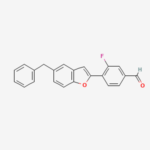 molecular formula C22H15FO2 B2596062 4-(5-Benzylbenzofuran-2-yl)-3-fluorobenzaldehyde CAS No. 939050-33-6