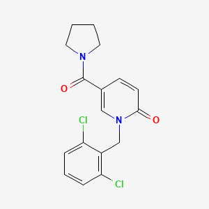 molecular formula C17H16Cl2N2O2 B2596228 1-(2,6-二氯苄基)-5-(1-吡咯烷基羰基)-2(1H)-吡啶酮 CAS No. 339008-76-3