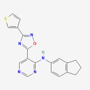molecular formula C19H15N5OS B2597021 N-(2,3-dihydro-1H-inden-5-yl)-5-(3-(thiophen-3-yl)-1,2,4-oxadiazol-5-yl)pyrimidin-4-amine CAS No. 2034340-34-4