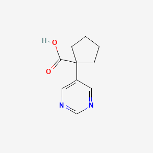 molecular formula C10H12N2O2 B2597421 1-嘧啶-5-基环戊烷-1-羧酸 CAS No. 1507634-14-1