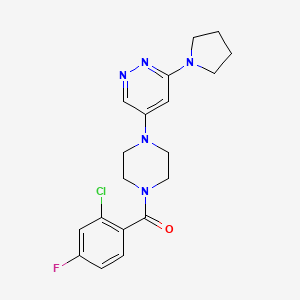 molecular formula C19H21ClFN5O B2597896 (2-クロロ-4-フルオロフェニル)(4-(6-(ピロリジン-1-イル)ピリダジン-4-イル)ピペラジン-1-イル)メタノン CAS No. 1796994-05-2