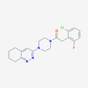 molecular formula C20H22ClFN4O B2598053 2-(2-Chloro-6-fluorophenyl)-1-(4-(5,6,7,8-tetrahydrocinnolin-3-yl)piperazin-1-yl)ethanone CAS No. 2034318-87-9