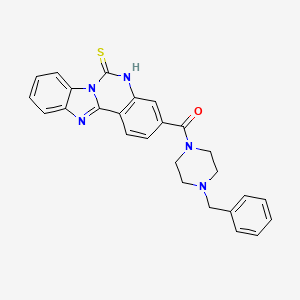 molecular formula C26H23N5OS B2598454 3-[(4-苄基哌嗪-1-基)羰基]苯并咪唑[1,2-c]喹唑啉-6(5H)-硫酮 CAS No. 443671-13-4