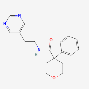 molecular formula C18H21N3O2 B2600052 4-苯基-N-(2-(嘧啶-5-基)乙基)四氢-2H-吡喃-4-甲酰胺 CAS No. 2034511-94-7