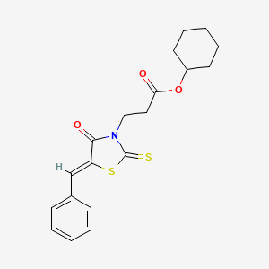 molecular formula C19H21NO3S2 B2600252 (Z)-cyclohexyl 3-(5-benzylidene-4-oxo-2-thioxothiazolidin-3-yl)propanoate CAS No. 307525-51-5