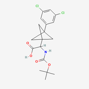 molecular formula C18H21Cl2NO4 B2600623 2-[3-(3,5-Dichlorophenyl)-1-bicyclo[1.1.1]pentanyl]-2-[(2-methylpropan-2-yl)oxycarbonylamino]acetic acid CAS No. 2287266-11-7