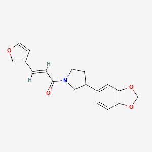 molecular formula C18H17NO4 B2600909 (E)-1-(3-(benzo[d][1,3]dioxol-5-yl)pyrrolidin-1-yl)-3-(furan-3-yl)prop-2-en-1-one CAS No. 2035003-64-4