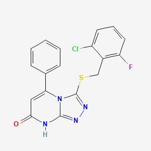 molecular formula C18H12ClFN4OS B2601301 3-[(2-chloro-6-fluorobenzyl)thio]-5-phenyl[1,2,4]triazolo[4,3-a]pyrimidin-7(8H)-one CAS No. 923233-63-0