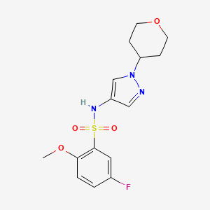 molecular formula C15H18FN3O4S B2601997 5-氟-2-甲氧基-N-(1-(四氢-2H-吡喃-4-基)-1H-吡唑-4-基)苯磺酰胺 CAS No. 1797335-83-1