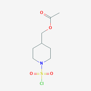 (1-Chlorosulfonylpiperidin-4-yl)methyl acetate