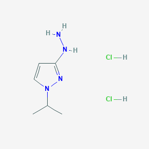 molecular formula C6H14Cl2N4 B2603819 (1-丙-2-基吡唑-3-基)肼;二盐酸盐 CAS No. 2490374-65-5