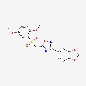 3-(Benzo[d][1,3]dioxol-5-yl)-5-(((2,5-dimethoxyphenyl)sulfonyl)methyl)-1,2,4-oxadiazole