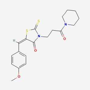 (E)-5-(4-methoxybenzylidene)-3-(3-oxo-3-(piperidin-1-yl)propyl)-2-thioxothiazolidin-4-one
