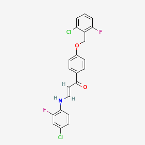 molecular formula C22H15Cl2F2NO2 B2604945 (E)-3-(4-chloro-2-fluoroanilino)-1-[4-[(2-chloro-6-fluorophenyl)methoxy]phenyl]prop-2-en-1-one CAS No. 477888-62-3
